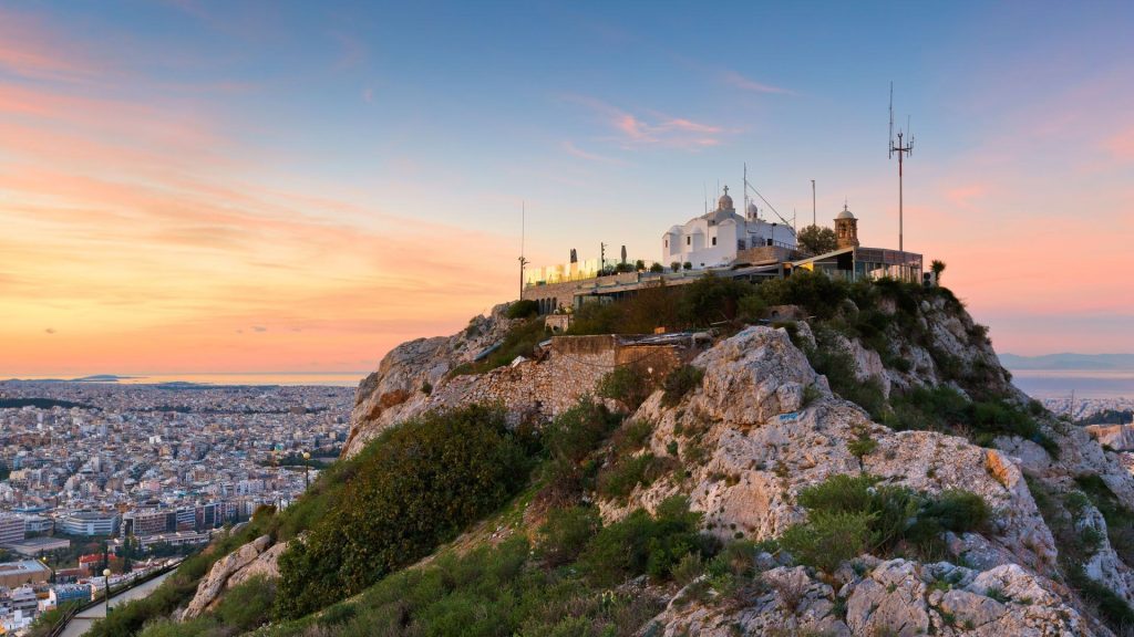 Σε ετοιμότητα ο δήμος Αθηναίων λόγω υψηλού κινδύνου πυρκαγιάς: Απαγόρευση κυκλοφορίας στον Λυκαβηττό