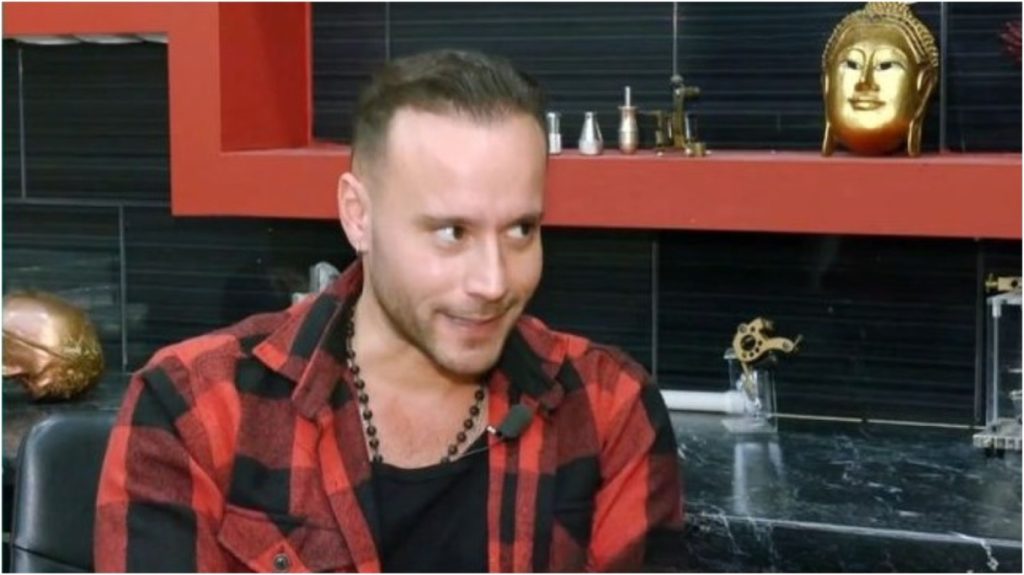 Ορφέας Παπαδόπουλος: «Δέχθηκα άβολες και εξουσιαστικές συμπεριφορές για να έχω δουλειά» (βίντεο)