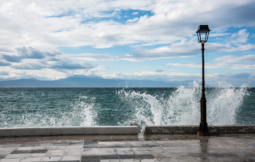 Αίθριος ο καιρός σήμερα με ανέμους έως 8 μποφόρ σε Κυκλάδες και Κρήτη – Η πρόγνωση της ΕΜΥ για όλη τη χώρα