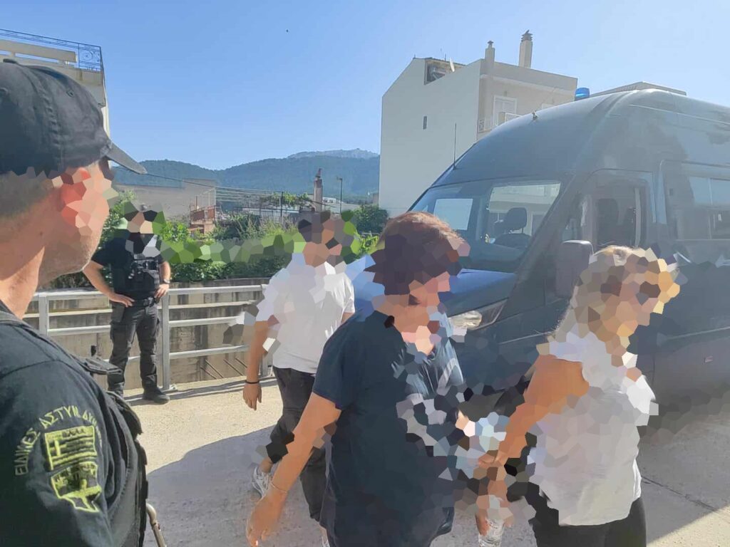 Oι αποκαλυπτικοί διάλογοι των τελωνειακών Μαυρομματίου – «Τσακίσου φέρε 150 ευρώ και φύγε» (upd)
