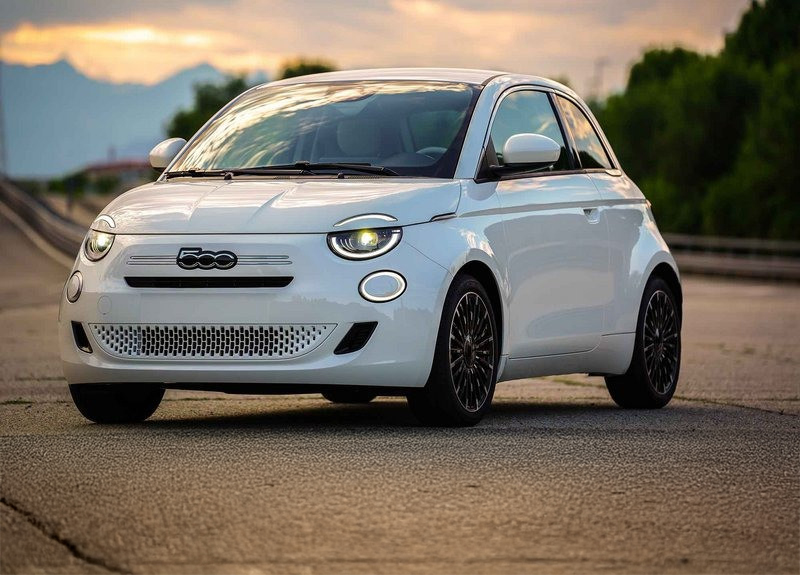 Αυτό είναι το ολοκαίνουργιο FIAT 500 Hybrid