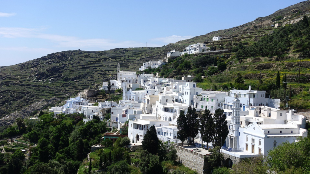 Καρδιανή: Το χωριό στην Τήνο με την ξεχωριστή ομορφιά που «μαγεύει» τους επισκέπτες (φώτο)