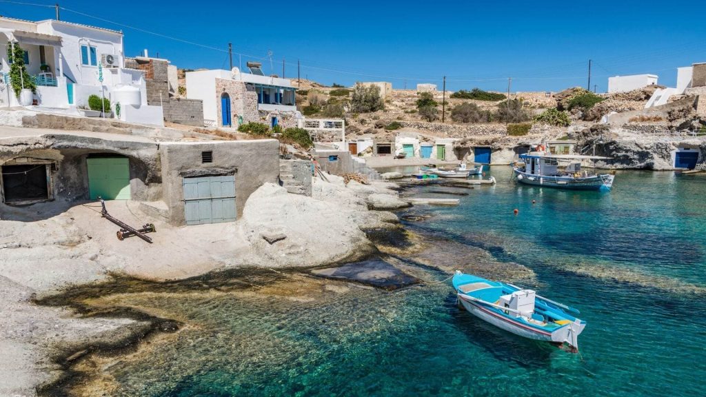 Η Κίμωλος το νησί με τα πιο καθαρά νερά στον κόσμο σύμφωνα με αμερικανικό ταξιδιωτικό πρακτορείο
