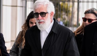 Στις φλόγες το σπίτι του Π.Φιλιππίδη στην οδό Πατησίων: «Πιστεύουμε ότι είναι εμπρησμός – Ζει από θαύμα» (φωτο)