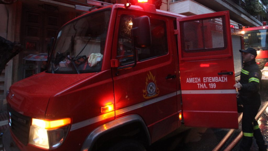 Φωτιά σε φυτώριο στο Μενίδι – Ισχυρή κινητοποίηση της Πυροσβεστικής 