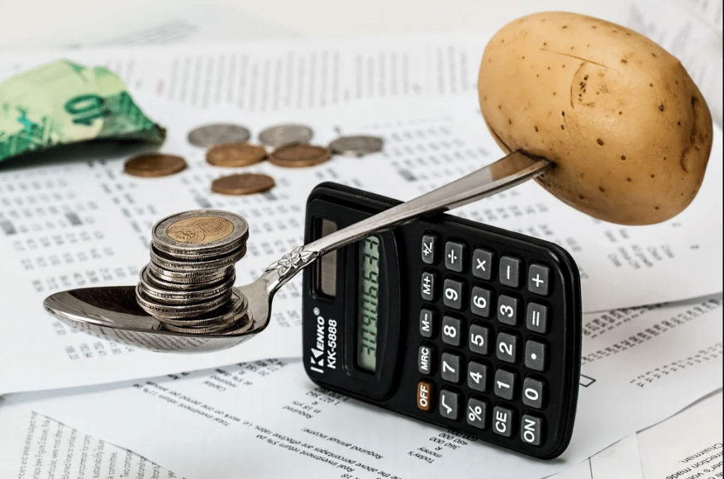 Κατάρρευση των μισθών στην Ελλάδα κατά 32,8% στα χρόνια των Μνημονίων!