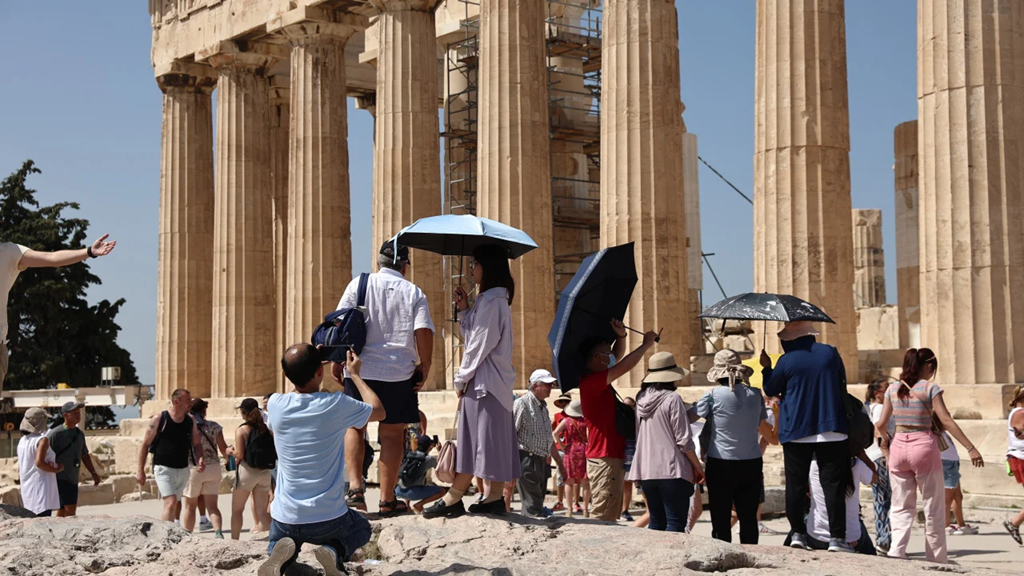 Καύσωνας: Δείτε ποιες ώρες θα είναι κλειστοί οι αρχαιολογικοί χώροι στην Αθήνα