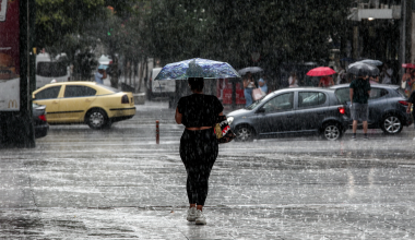 Από τον καύσωνα στις… βροχές και τις καταιγίδες: Ραγδαία επιδείνωση του καιρού τις επόμενες ημέρες