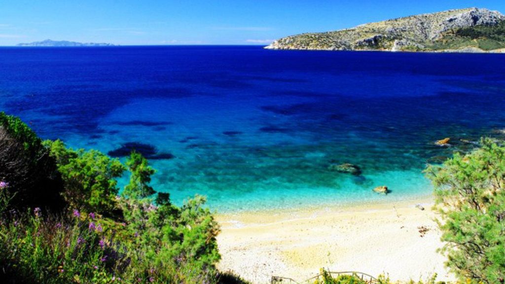 Αυτές είναι οι πιο βρώμικες παραλίες στην Ελλάδα