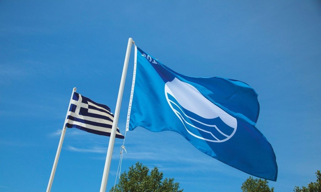 Οι 12 ελληνικές ακτές που «χάνουν» τη «Γαλάζια Σημαία» για το 2025: Oι λόγοι
