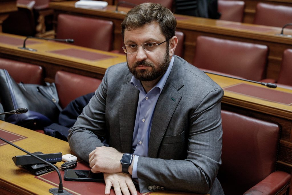 Κ.Ζαχαριάδης: «Ο Κ.Μητσοτάκης βρίσκεται σε αποδρομή»
