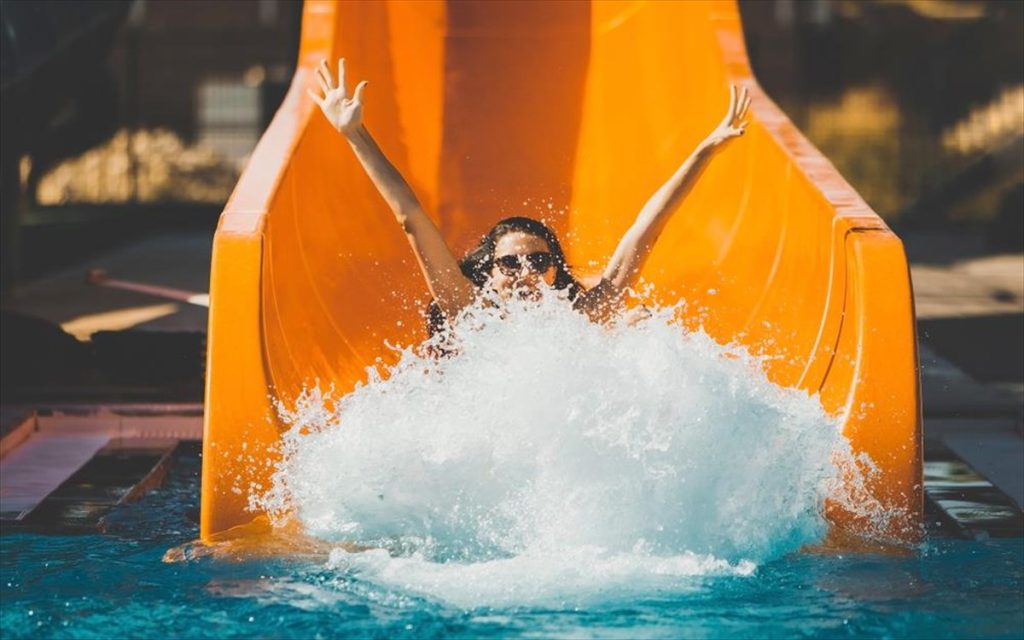 Η πιο επικίνδυνη νεροτσουλήθρα στον κόσμο για πνιγμό – Ελέγχουν την αναπνοή σου πριν την είσοδο (βίντεο)