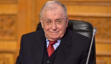 Ρουμανία: «Έφυγε» από τη ζωή σε ηλικία 95 ετών ο πρώην πρόεδρος της χώρας Ι.Ιλιέσκου