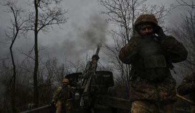 Βίντεο: Ρώσος στρατιώτης δέχτηκε συνεχείς επιθέσεις από FPV, πυροβολικό & άρματα μάχης στην Ζαπορίζια και επέζησε! (upd)