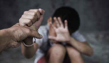 Σοκάρει η καταγγελία της μητέρας του ανήλικου που δέχθηκε bullying στη Θεσσαλονίκη – «Του κατέβασαν το παντελόνι»