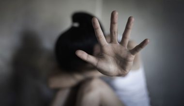 Φρίκη για 35χρονη τουρίστρια στη Ρόδο: Κατήγγειλε πώς έπεσε θύμα βιασμού σε τουαλέτα νυχτερινού κέντρου