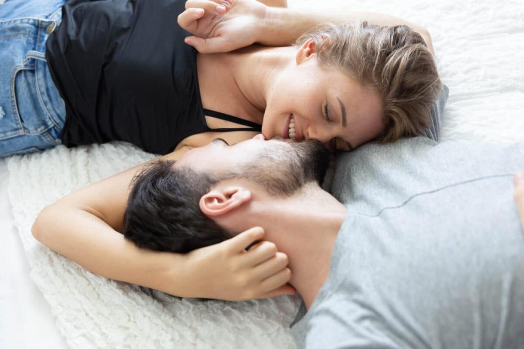 Δείτε ποιες είναι οι 4+1 συνήθειες που ακολουθούν οι γυναίκες για να διατηρήσουν τη λίμπιντό τους σε υψηλά επίπεδα