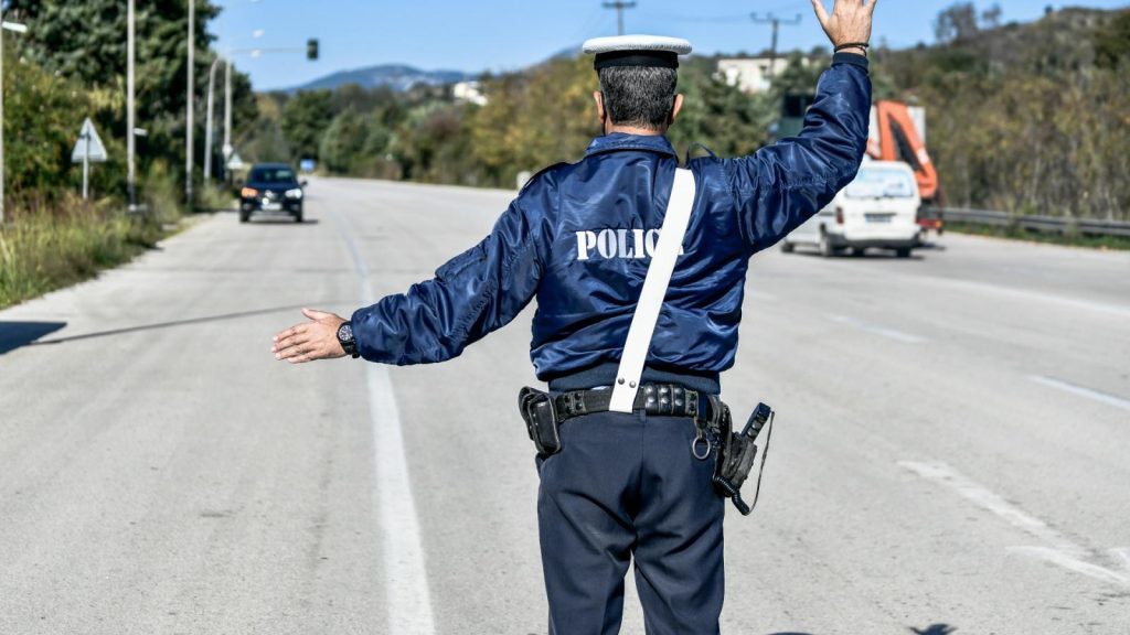 Έκτακτα μέτρα της Τροχαίας ενόψει της εξόδου των εκδρομέων για τον δεκαπενταύγουστο