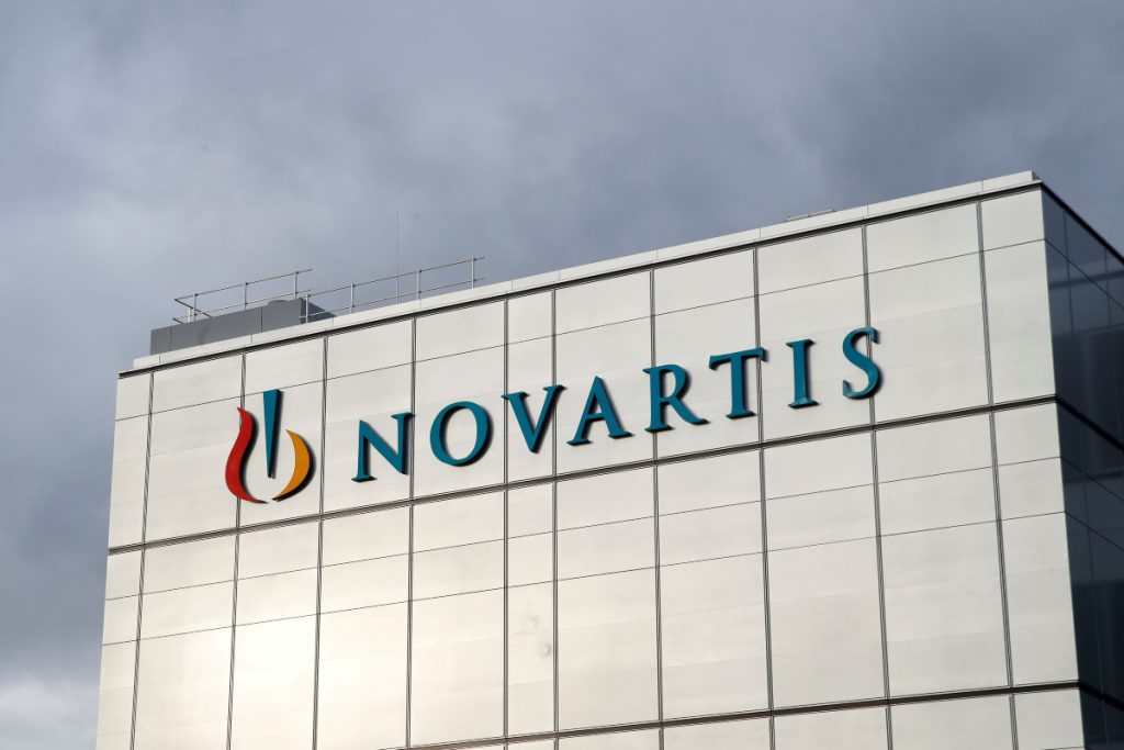 Εμμένει η βασική μάρτυρας στην δίκη της Novartis ότι χρηματίστηκαν πέντε πολιτικοί από την φαρμακευτική