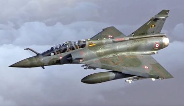 Η Γαλλία θέλει να «προστατέψει» την Ευρώπη με τα πυρηνικά της – Συνάντηση Μακρόν με Μερτς