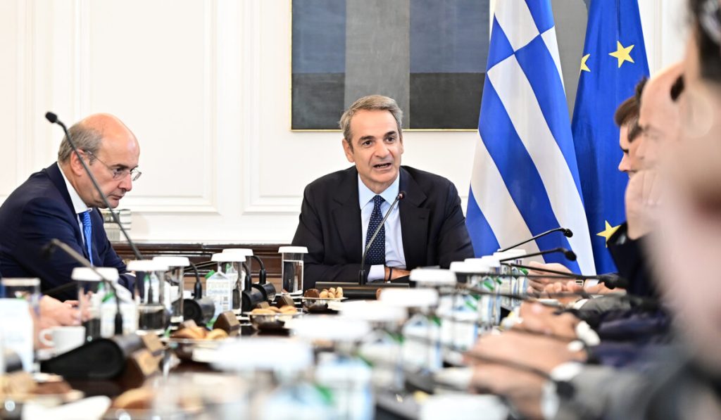 Πολεμικό συμβούλιο Κ.Μητσοτάκη στη Θεσσαλονίκη: Εντολή για «υπέρ πάντων αγώνα» στη Β.Ελλάδα