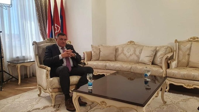 Σλοβενία: Ταξιδιωτική απαγόρευση στον Σερβοβόσνιο ηγέτη Μ.Ντόντικ