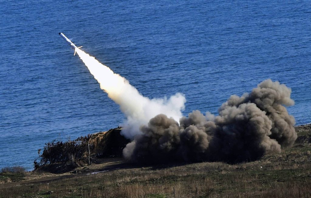 Zapad 2025: Εκτόξευση πυραύλου του συστήματος επάκτιας άμυνας Bal