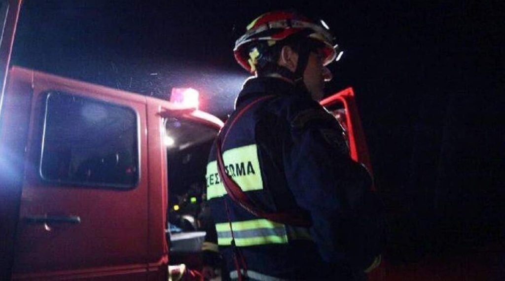 Φωτιά σε διαμέρισμα στο Αιγάλεω – Απεγκλωβίστηκαν τρία άτομα
