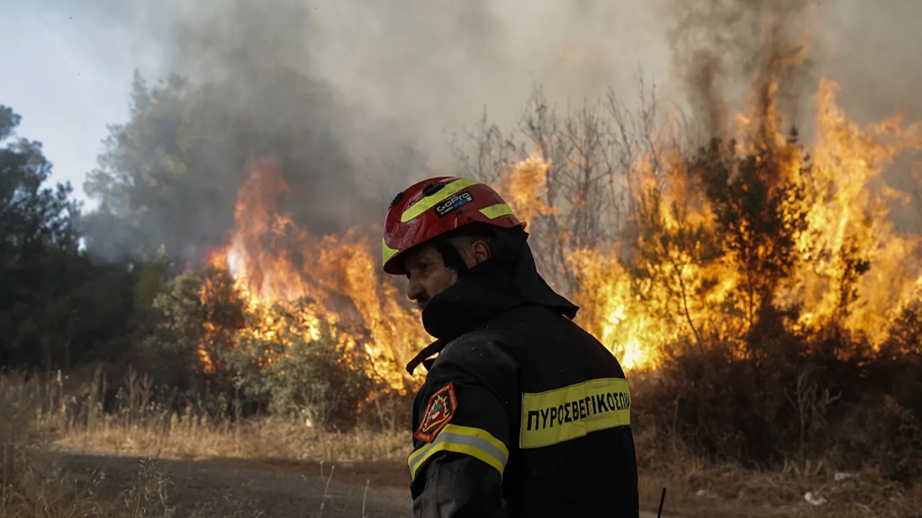 Φωτιά στο Κουνούπι Αργολίδας: Εντολή για εκκένωση της περιοχής Βεργαίικα (upd)