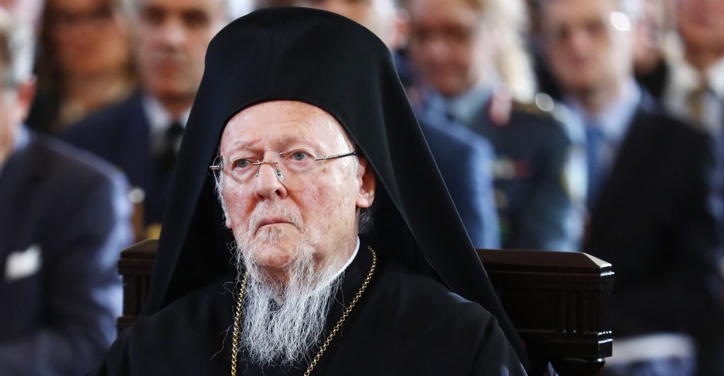 Αντιδράσεις προκάλεσε ο Βαρθολομαίος για τον εναγκαλισμό του με τον Β.Ζελένσκι και τα συνθήματα υπέρ Ουκρανίας