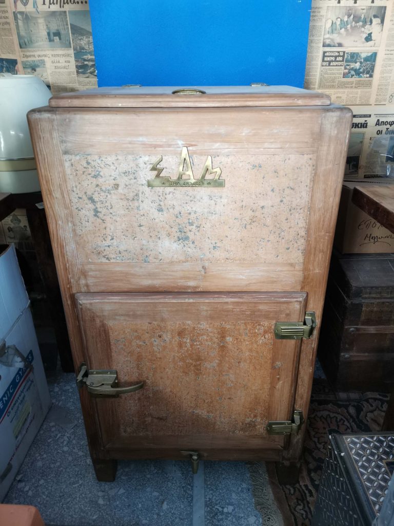 Η αληθινή ιστορία πίσω από τις μαγνητικές πόρτες των ψυγείων