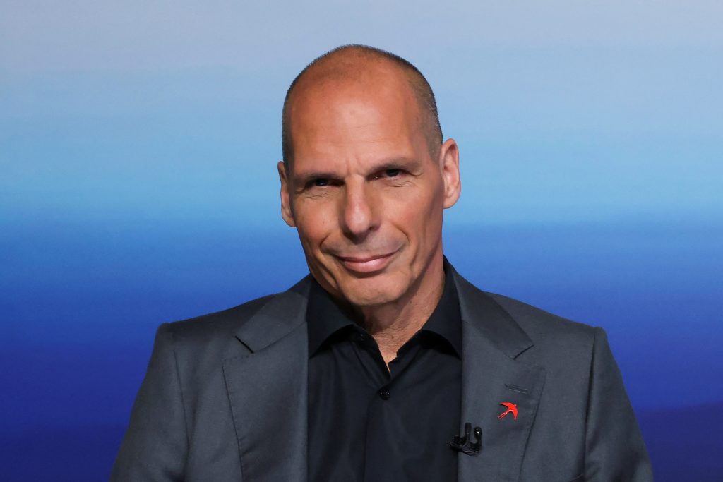 Ο Γιάνης Βαρουφάκης αποθεώνει την προσπάθεια των BRICS για νέο παγκόσμιο νόμισμα