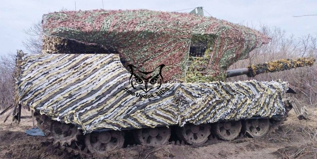 Οι Ουκρανοί κατέστρεψαν ρωσικό άρμα μάχης T-80 με ενισχυμένη προστασία – Δείτε βίντεο