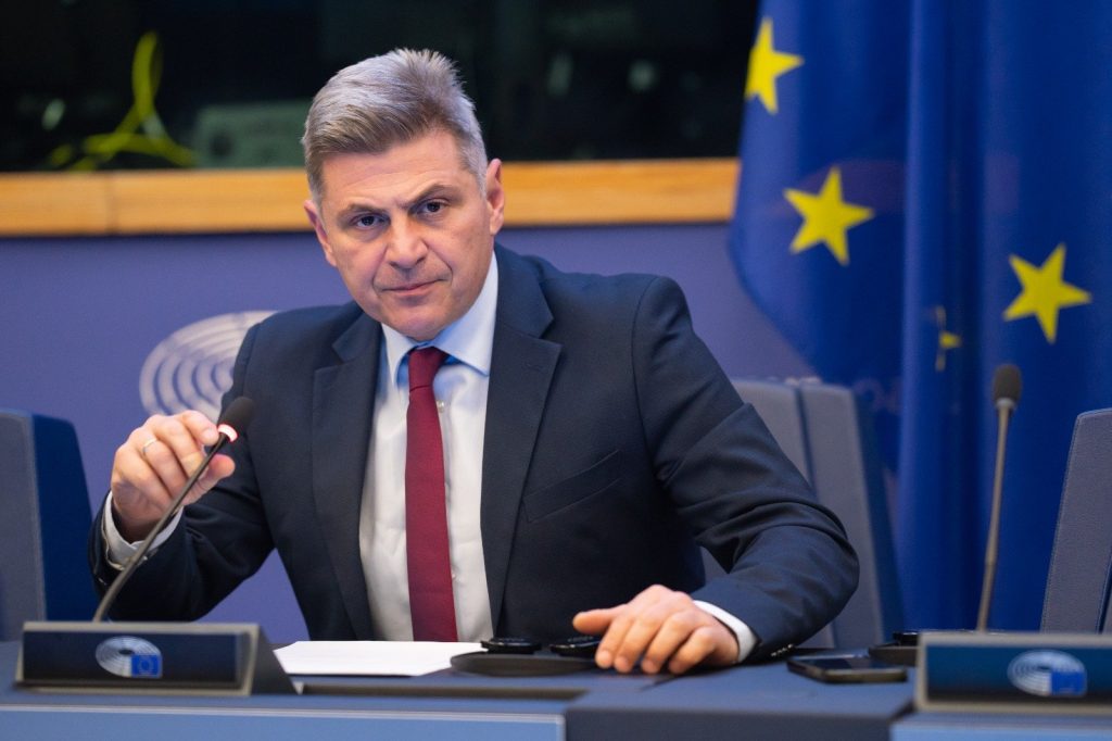 Ν.Φαραντούρης: «Η Ελλάδα δεν έχει ισχυρό ρόλο στη Μέση Ανατολή – Πρέπει να διεκδικήσουμε τα συμφέροντά μας»