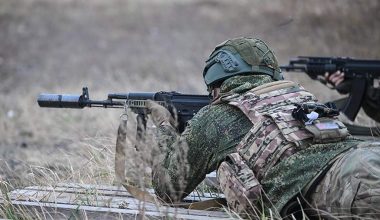Bίντεο: Ουκρανοί επιτίθενται σε σρατολόγους