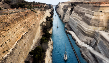 Διακόπτεται από σήμερα η διέλευση των πλοίων από τη Διώρυγα της Κορίνθου