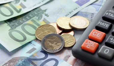 Αναδρομικά: Δείτε ποιοι είναι οι συνταξιούχοι που δικαιούνται επιστροφές έως 8.500 ευρώ