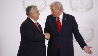 N.Tραμπ για Β.Όρμπαν: «Τον αγαπώ και γνωρίζω ότι δεν τον θέλετε στην ΕΕ αλλά είμαι ο μόνος που μετράει εδώ μέσα»!