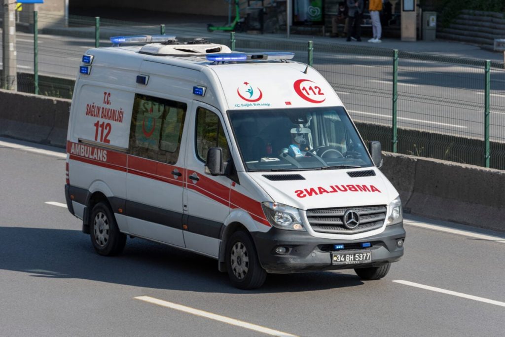 Βίντεο: Γυναίκα σε αναπηρικό αμαξίδιο που κινδύνευε να πνιγεί σε υπόγεια διάβαση σώζεται την τελευταία στιγμή!