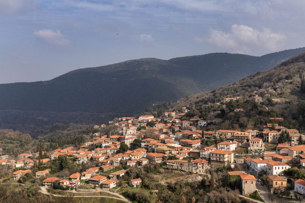 Ανδρίτσαινα: Το γραφικό χωριό στην Ηλεία με την ιδιαίτερη αρχιτεκτονική (φωτο)