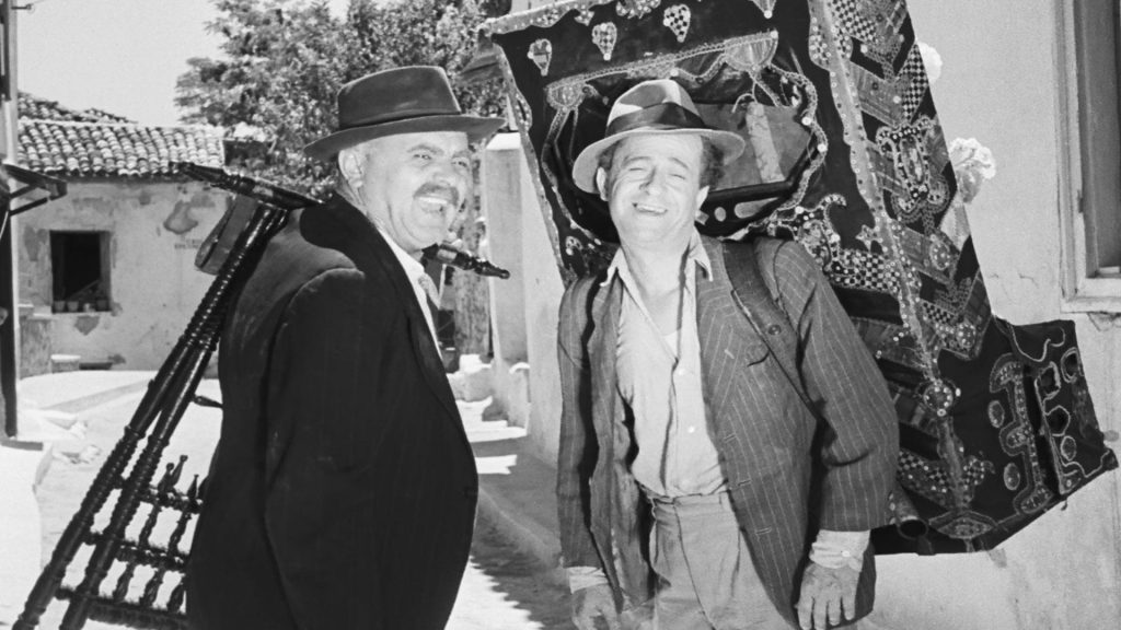 Συμπληρώθηκαν 70 χρόνια από την πρεμιέρα του «Λατέρνα, φτώχεια και φιλότιμο»: Ποιος ήταν ο αρχικός τίτλος