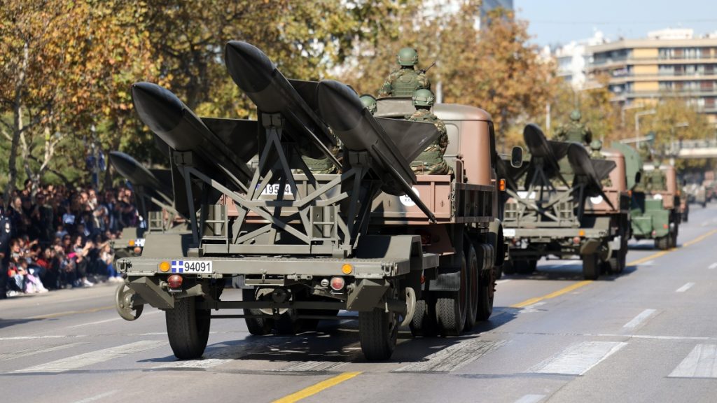 Η μεγαλύτερη παρέλαση στην ιστορία των ΕΔ και ΣΑ: «Παρέλασαν» ακόμα και τα Canadair! (upd)