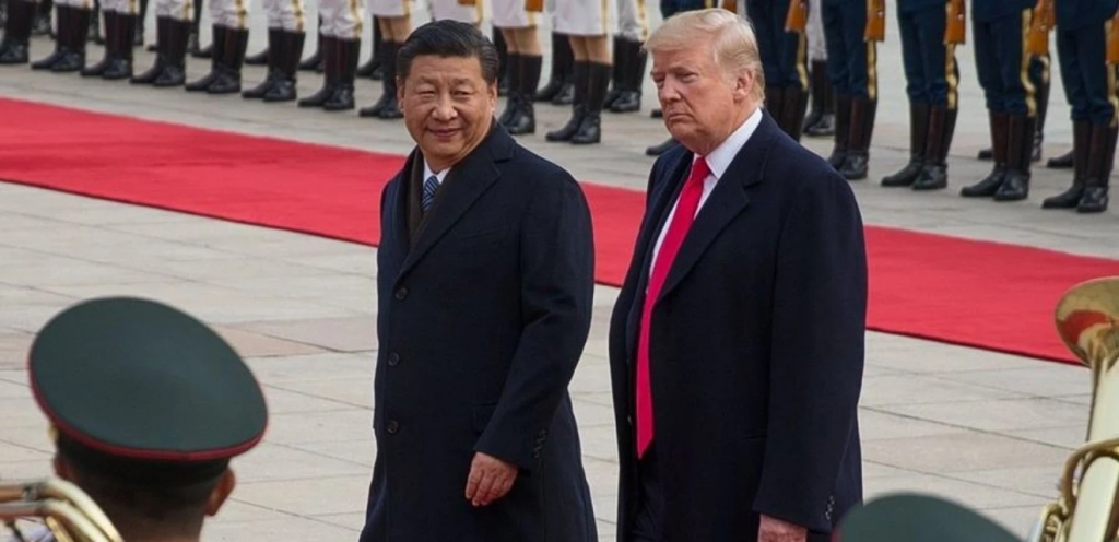 Έφτασε στη Ν.Κορέα ο Ν.Τραμπ: Προσβλέπει στις συνομιλίες με τον Σι Τζινπίνγκ