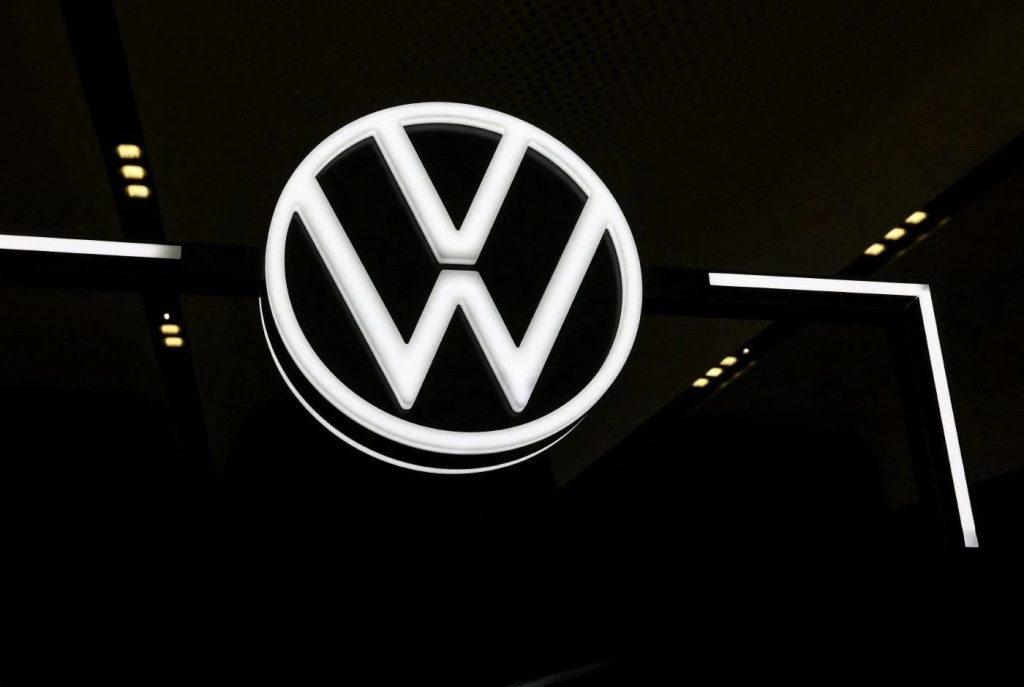 Volkswagen: Στα κόκκινα με ζημιές 1,3 δισ. ευρώ λόγω Porsche και αμερικανικών δασμών