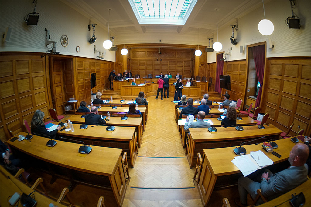 ΣΥΡΙΖΑ κατά ΝΔ: «Γαλάζιο πάρτι απευθείας αναθέσεων στον ΟΠΕΚΕΠΕ»