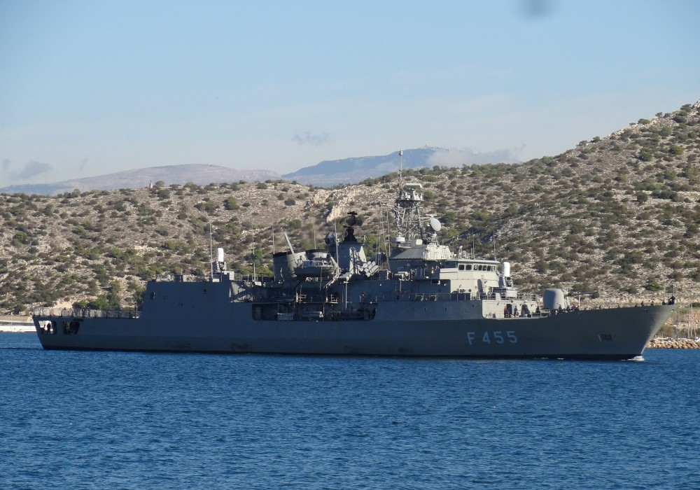 Εκσυγχρονίζονται οι φρεγάτες ΜΕΚΟ – Οι συμβάσεις κλείνουν ως το τέλος 2025