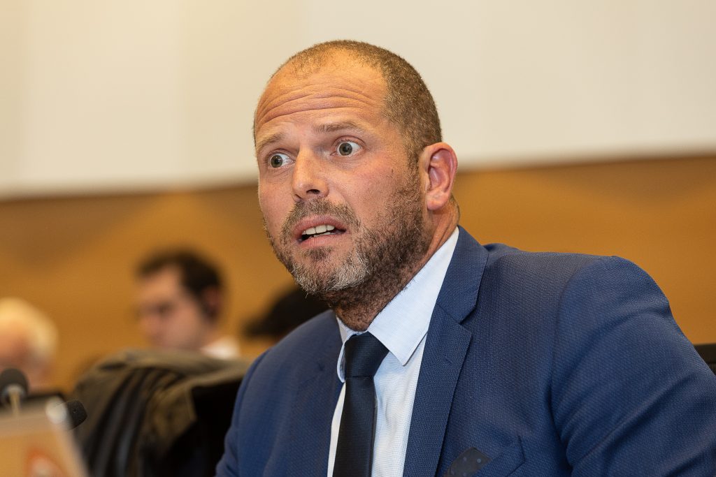 Ο Βέλγος ΥΠΑΜ κατηγορεί τα «κακά μέσα ενημέρωσης» για το «θα σβήσουμε την Μόσχα από τον χάρτη»