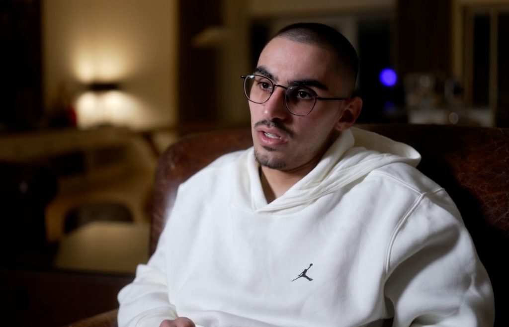 Ρομ Μπρασλάφσκι: Ο 21χρονος Ισραηλινός μίλησε για τη σεξουαλική κακοποίηση που υπέστη στη Γάζα (βίντεο)