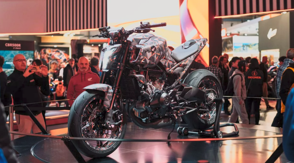 Honda V3R 900E: Η πρώτη μοτοσικλέτα με V3 κινητήρα και ηλεκτρονικό τούρμπο