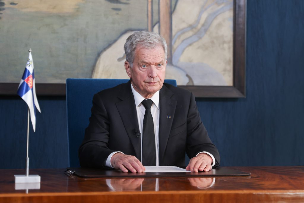 O τέως πρόεδρος Φινλανδίας συμβουλεύει την ΕΕ: «Μιλήστε με τον Β.Πούτιν – Είναι αναγκαίο»